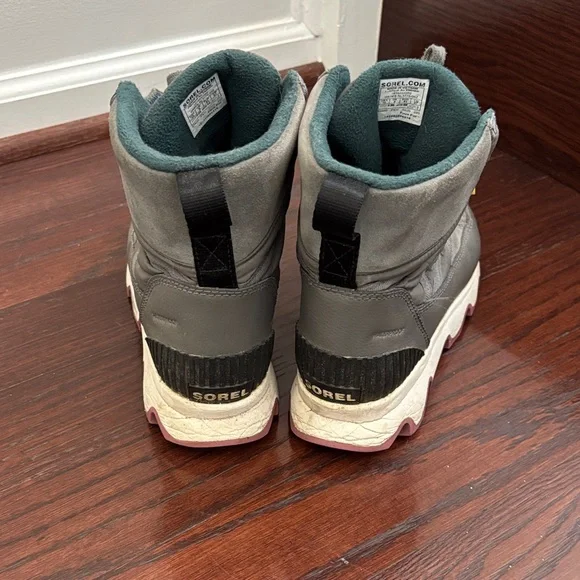 Sorel Gray Kinetic Sport Sneaker Boots with Yellow Highlights - Picture 2 of 4